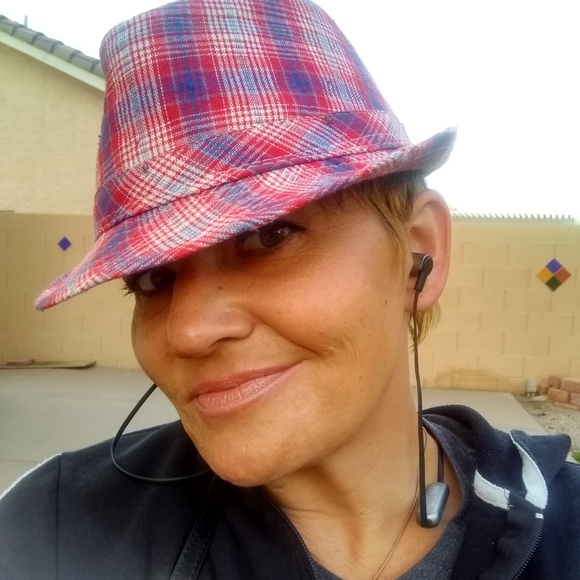 Meet your Posher, Arian - Picture 1 of 1